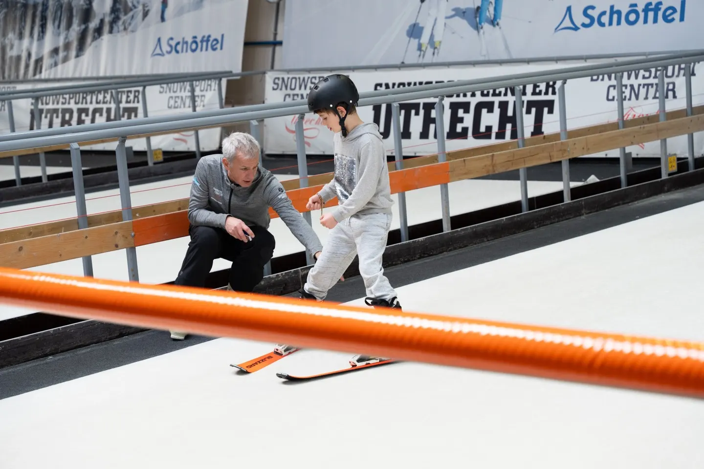 Skiles op de rolband van SnowSportCenter Utrecht