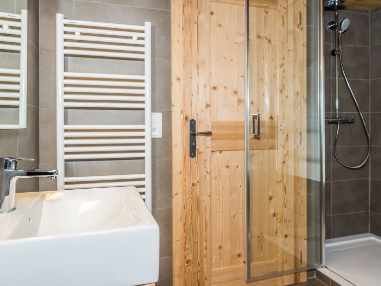 Chalet Les Bucherons met buiten-whirlpool