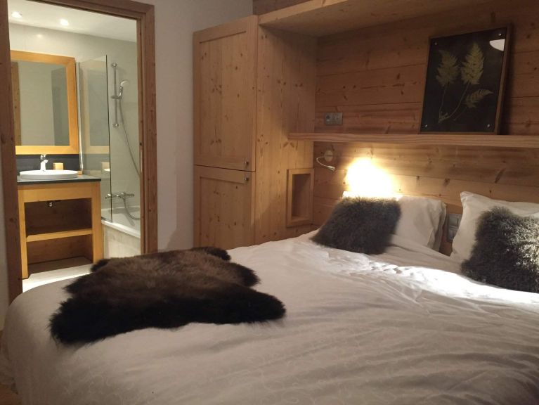 Chalet Caseblanche Lea met houtkachel, sauna en whirlpool