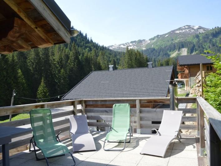 Chalet Les Bucherons met buiten-whirlpool