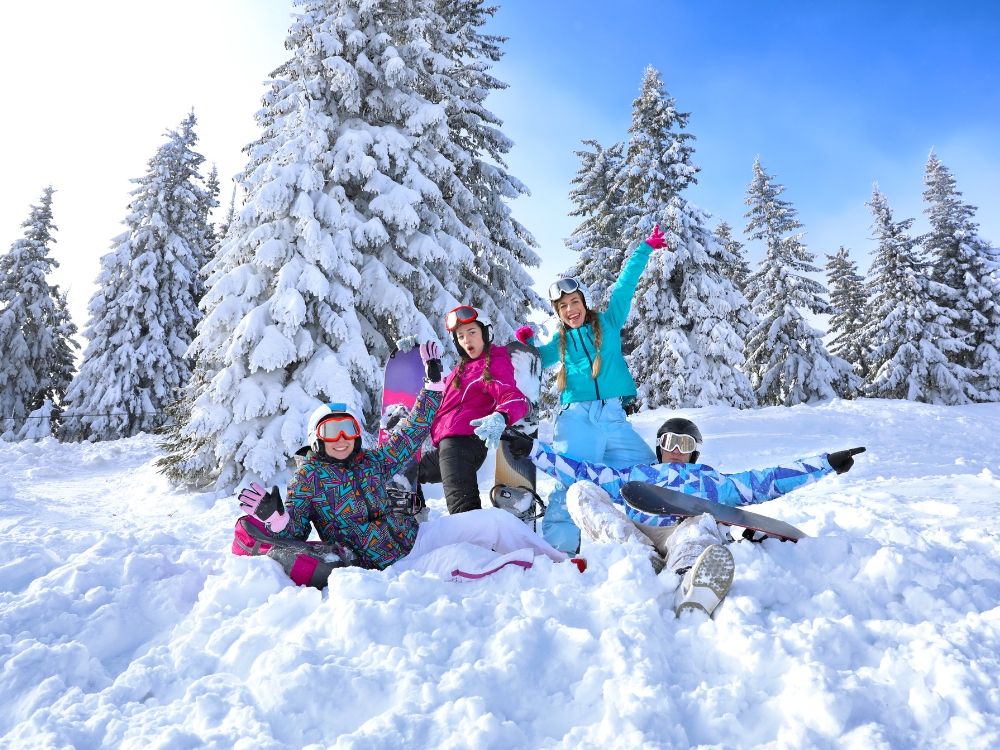 vrienden skiën wintersport