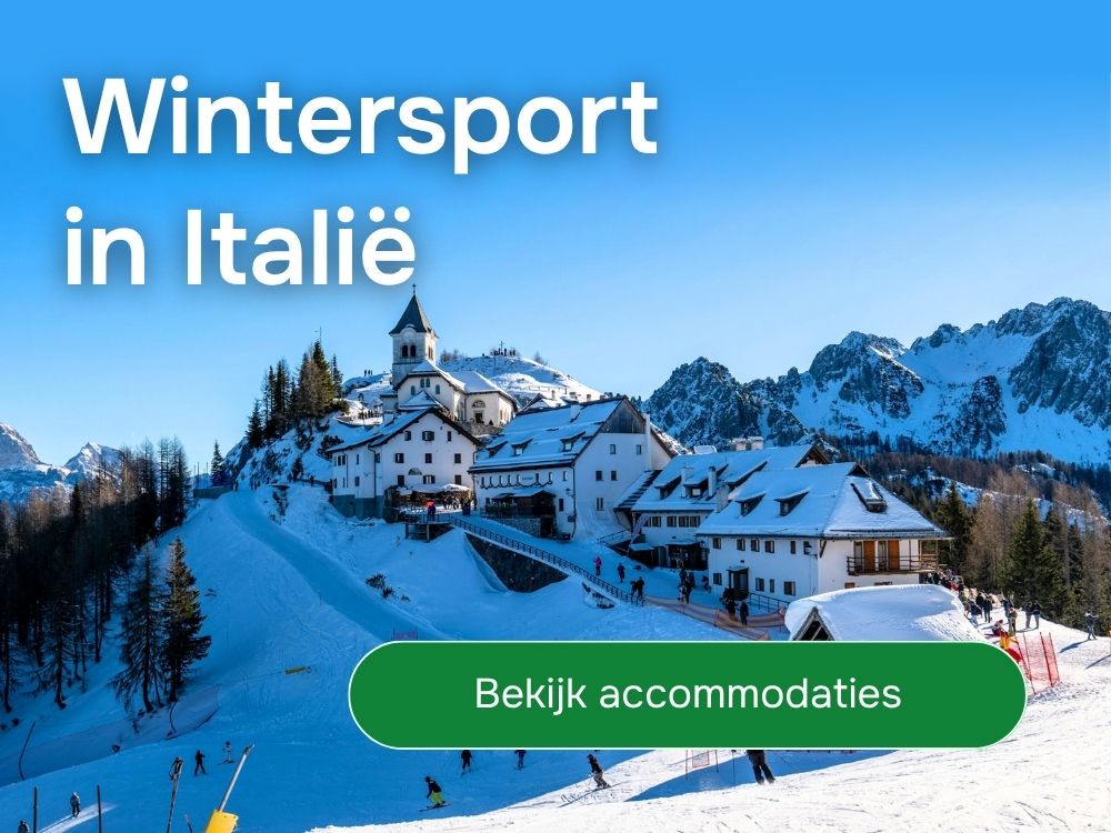 Wintersport Itali&euml; skidorp op de piste