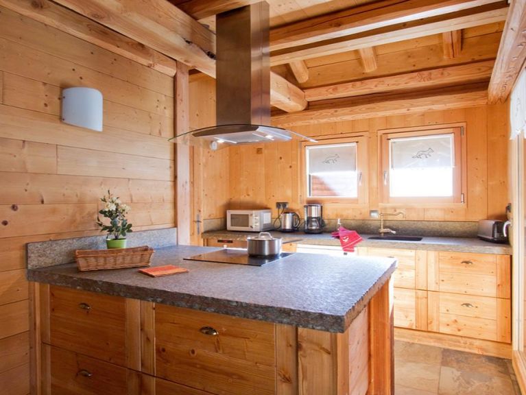 Chalet Le Renard Lodge met privé zwembad en sauna