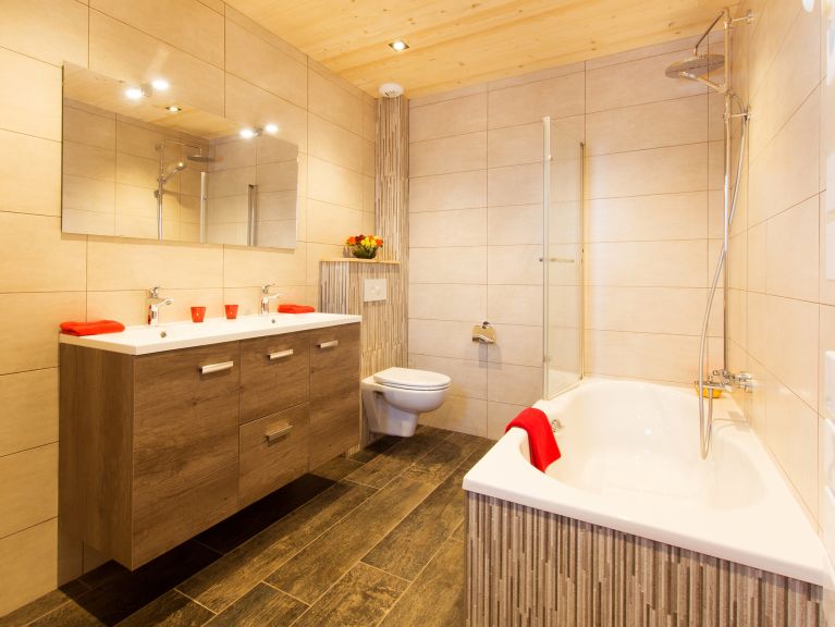 Chalet Paradise Star met sauna en buiten-whirlpool