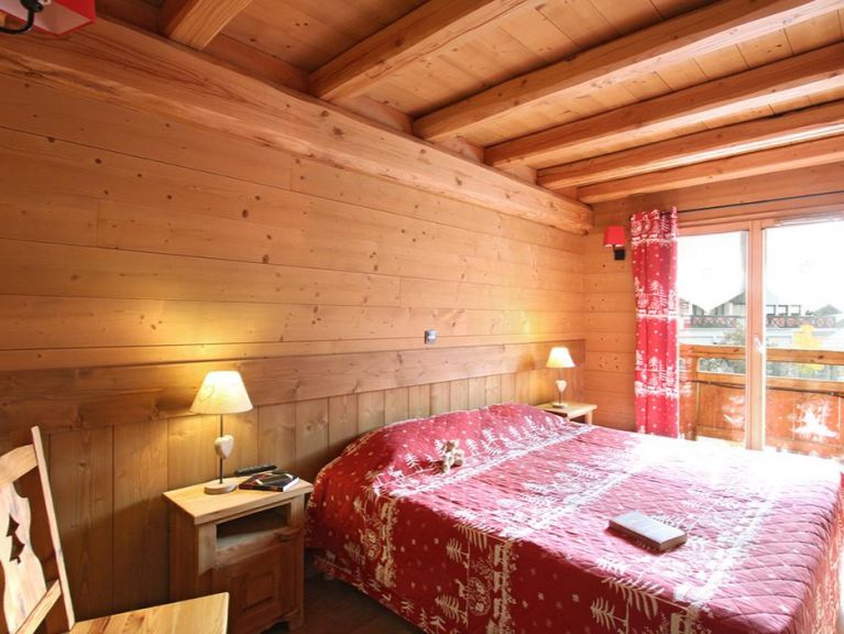 Chalet Le Loup Lodge met privé zwembad en sauna