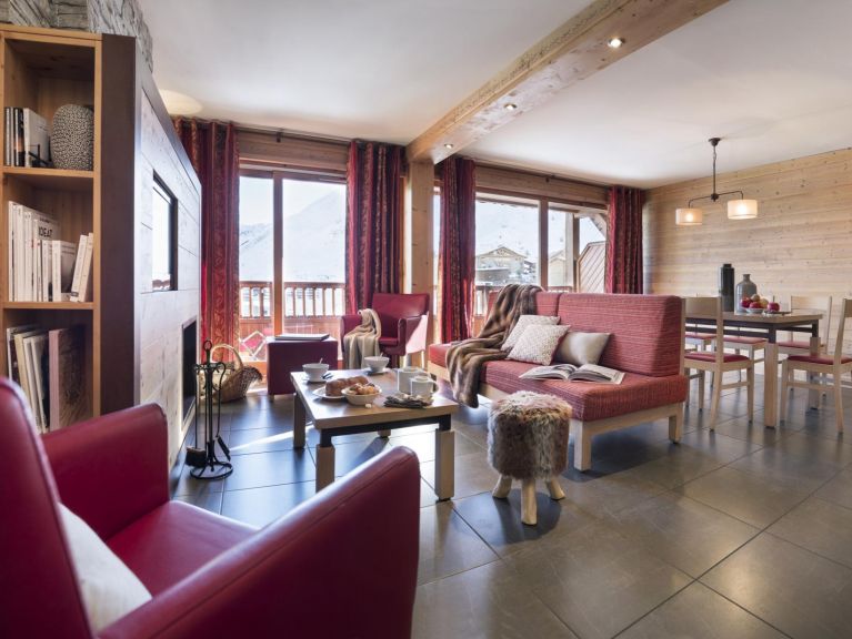 Chalet-appartement Résidence Village Montana met open haard en sauna