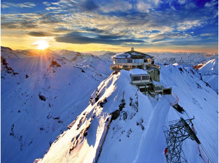 Bergstation gondel Zwitserland