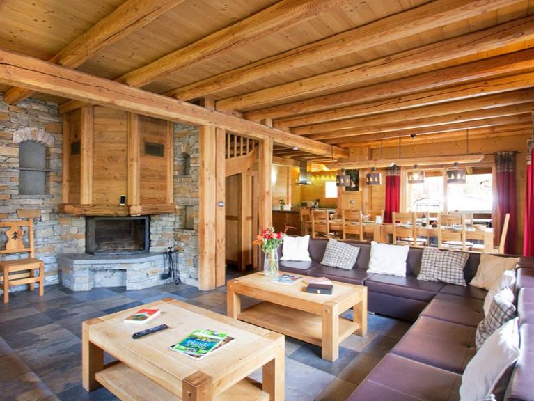 Chalet Le Renard Lodge met privé zwembad en sauna