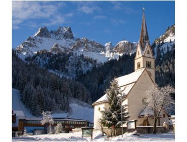 Skidorp Rustig wintersportdorp aangesloten op de Sella Ronda-3