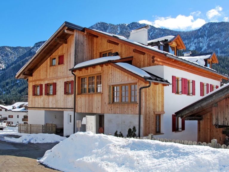 Chalet Mantel
