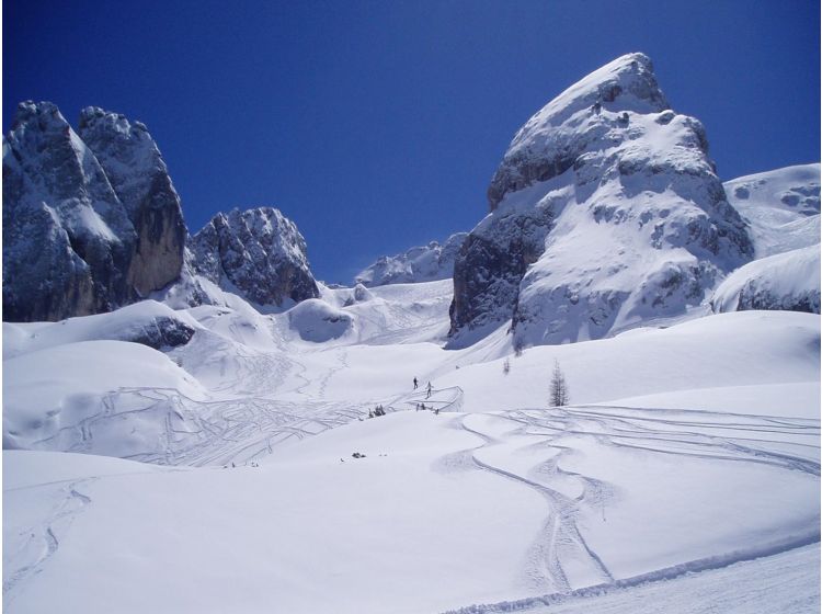 Skidorp Rustig wintersportdorpje tussen de skigebieden-1