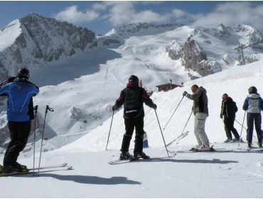 Skidorp Rustig wintersportdorpje tussen de skigebieden-2