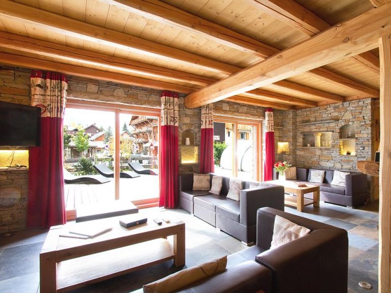 Chalet Le Loup Lodge met privé zwembad en sauna