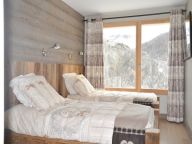 Chalet le Mas des Neiges met whirlpool en hammam-12