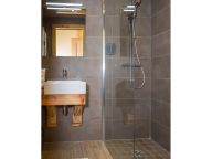 Chalet Les Bucherons met buiten-whirlpool-14