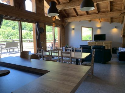 Chalet-appartement de Sarenne met buiten-whirlpool-2