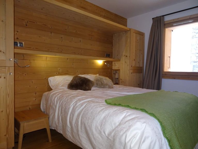 Chalet Caseblanche Aigle met houtkachel, sauna en whirlpool