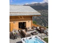 Chalet Des Etoiles Les Masses met buiten-whirlpool-23