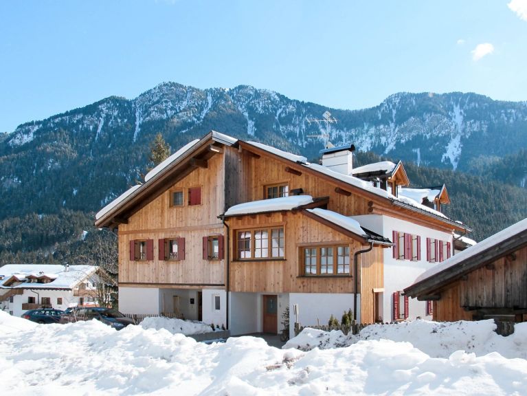 Chalet Mantel