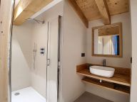 Chalet-appartement Chalet 2000 met buiten whirlpool-16
