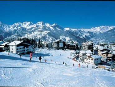 Skidorp Levendig, populair en zonnig wintersportdorp met veel bars-3
