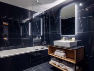 Appartement Résidence L'Orée du Bois met buiten-whirlpool-21