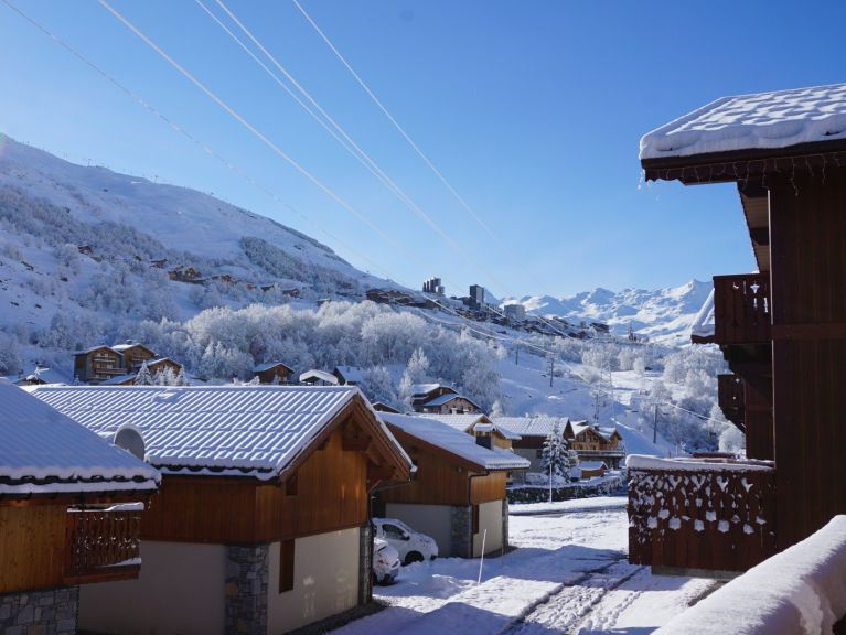 Chalet Lacuzon Snow Angel