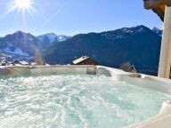 Chalet Les Frasses met privé-sauna en buiten-whirlpool-3