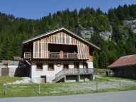 Chalet Les Bucherons met buiten-whirlpool-19