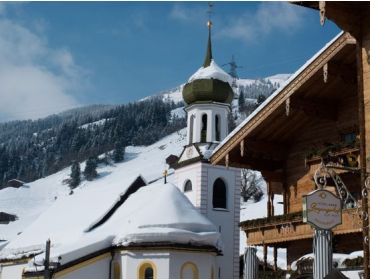 Skidorp Wintersportdorp met veel Nederlanders en veel après-ski-2