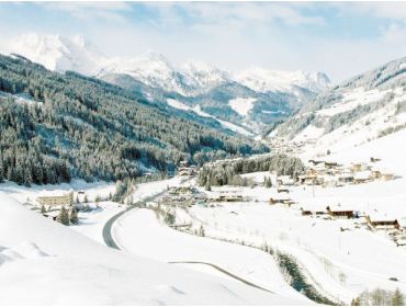 Skidorp Wintersportdorp met veel Nederlanders en veel après-ski-3