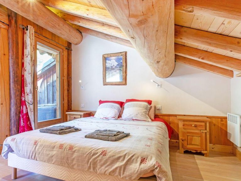 Chalet de Ferme Farmhouse + Perle des Neiges