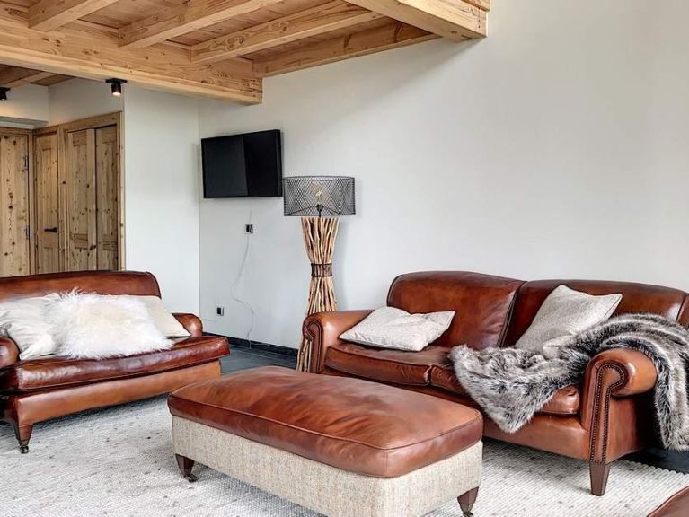Chalet Caseblanche Carcosa met houtkachel en sauna