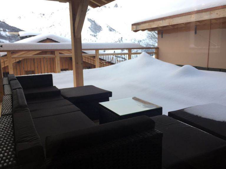 Chalet Caseblanche Tawny met open haard en sauna