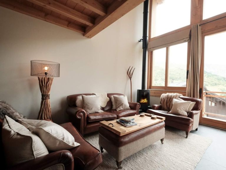 Chalet Caseblanche Carcosa met houtkachel en sauna