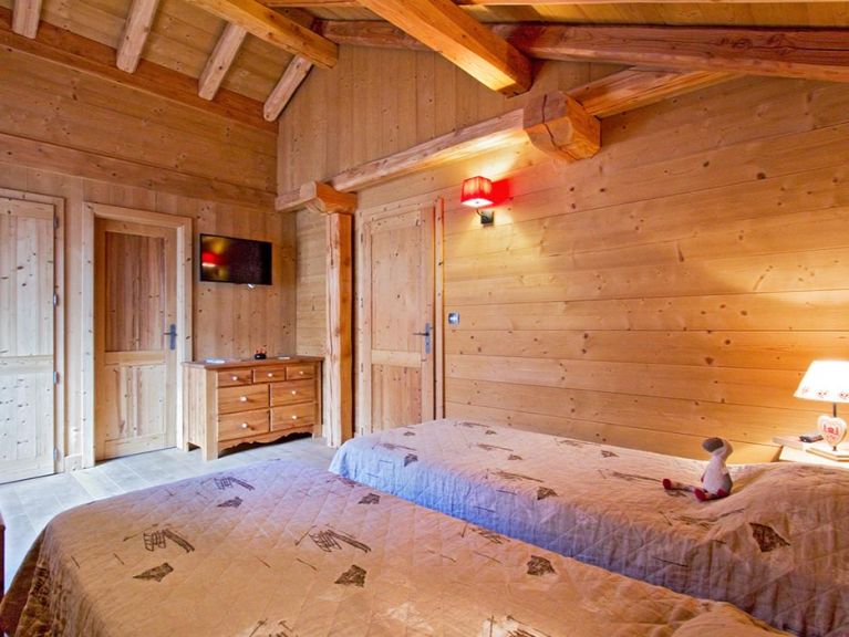 Chalet Le Loup Lodge met privé zwembad en sauna