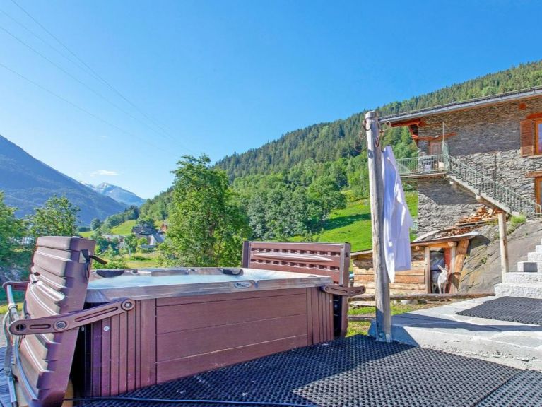 Chalet de Ferme Farmhouse + Perle des Neiges
