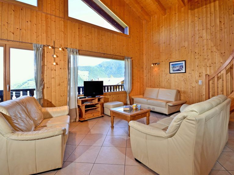 Chalet Les Etoiles met sauna en buiten-whirlpool