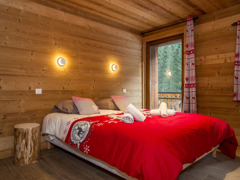 Chalet Les Bucherons met buiten-whirlpool