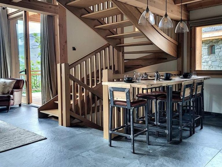 Chalet Caseblanche Carcosa met houtkachel en sauna