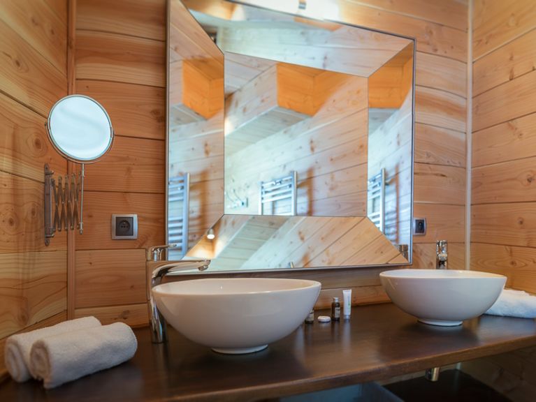 Chalet-appartement Le Savoyard met buiten-whirlpool