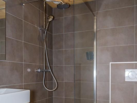 Chalet Les Bucherons met buiten-whirlpool