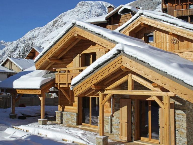 Chalet Le Loup Lodge met privé zwembad en sauna