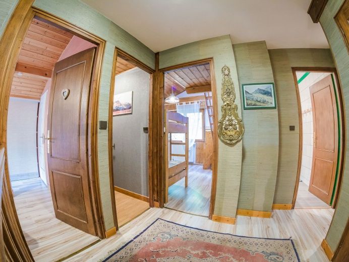Chalet La Couqueille met buiten-whirlpool