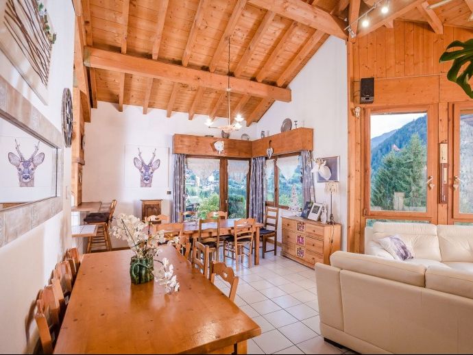 Chalet La Couqueille met buiten-whirlpool