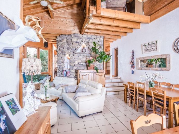 Chalet La Couqueille met buiten-whirlpool