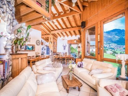 Chalet La Couqueille met buiten-whirlpool-2