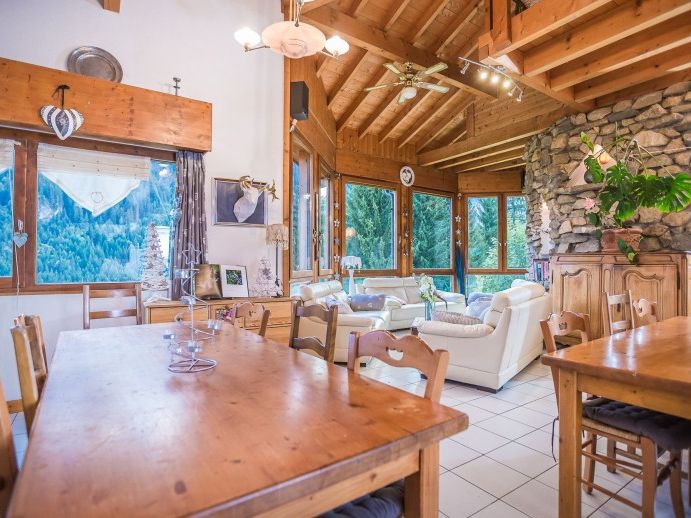 Chalet La Couqueille met buiten-whirlpool