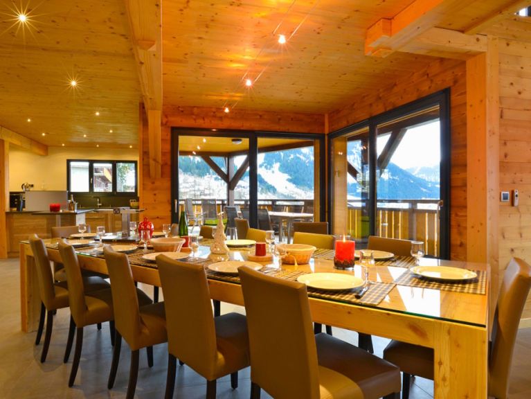 Chalet Les Frasses met privé-sauna en buiten-whirlpool