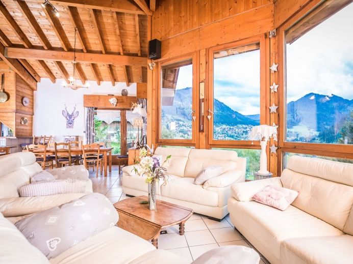 Chalet La Couqueille met buiten-whirlpool